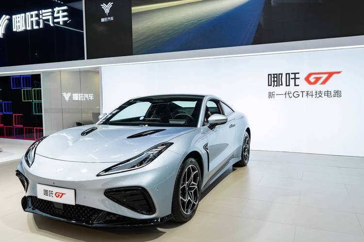 佛山南海区迪跃奇企业管理咨询哪吒汽车在智能汽车领域的表现，领途汽车在新能源汽车市场中的影响力